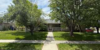 Massive 5-Bed Rambler with 2 Kitchens & 2 Laundries! Gallery 1