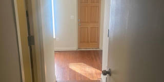 Commuter Friendly Beautiful Townhouse in Baltimore- Will go fast! Gallery 5