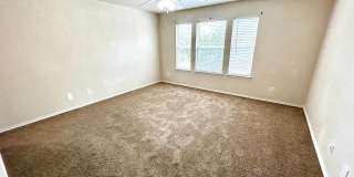 *MOVE IN SPECIAL* Move-In Ready | Washer & Dryer Included + Google Fiber Located Near UTSA! Gallery 17