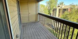 Charming Loft Style 2-Bedroom 2-Bath Condo with Dual Balconies Gallery 9