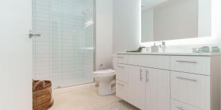 Lincoln Square Gallery 16