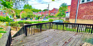 Spacious 6 bedroom 3.5 bath Tudor Townhouse w/Deck close to Georgetown University & Hospital Gallery 58