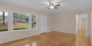 424 Byron Avenue E Gallery 21