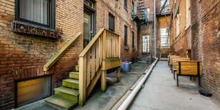 18 E MADISON Street Gallery 38
