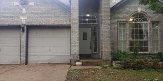 4 Bedroom Single Family Home in Round Rock Gallery 1