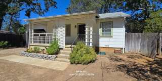 Large 1 bed 1 bath home on its own lot Gallery 1