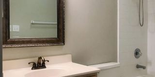 2BR Waterfront Condo in Davidson. Enjoy Beautiful Year Round Lake Views! Gallery 10