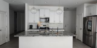 Mountain view single story home. Gallery 1