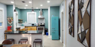 1605 South Elm Street Gallery 6