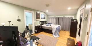 5 Bed / 2.5 Bath Mission Hill Home | In-Unit Laundry | Garage Parking | 9/1 Gallery 5