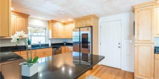 573 Wolcott Avenue Gallery 14