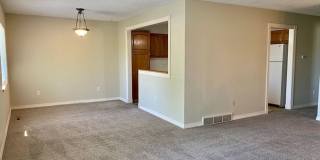 Wonderful Home in Campus West! Gallery 5