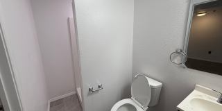 Charming 1 Bed Apartment | Hardwood Floors + Near Downtown! Gallery 8