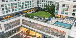 Broadridge Gallery 25