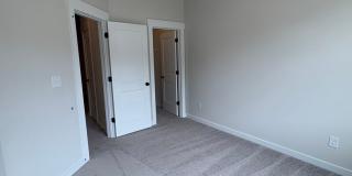 Beautiful End Unit Townhome in Griffith Lakes Gallery 26