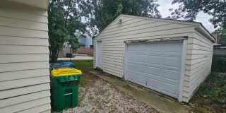 Comfortable 3-Bedroom Ranch with Garage and Private Yard Gallery 4