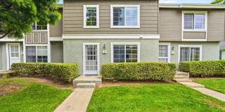 Spacious Two Story Townhome in Woodbridge Gallery 1