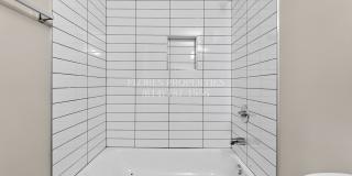 Modern Finishes & Hardwood Floors – 4BR Columbus Gem Gallery 31