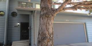 Great Townhouse on Quiet Eastside 3 bd, 2.5 w 2 Car Garage Gallery 1