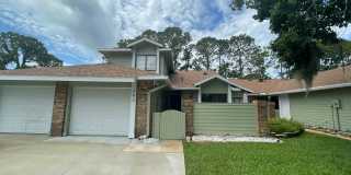3 Bedroom 2.5 Bathroom Townhome located in Pelican Bay Gallery 61