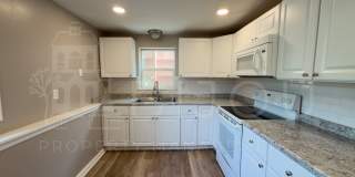 Very Nice 1 Bedroom 1 Bath Duplex Gallery 7