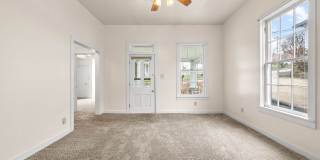 Cozy 2 Bedroom Downtown Home Available! Gallery 16