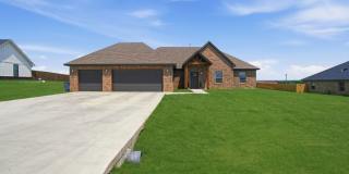 Beautiful Home located in the Mountain View Villas in Elgin, OK Gallery 1