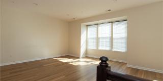 1719 St Johns Ln Gallery 6