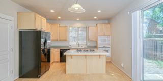 Delightful 3 Bed | 2.5 Bath Townhome | Beaverton | Minutes to Shopping, Dining & Parks | Prime Location Delightful 3 Bed | 2.5 Bath Townhome | Beaverton | Minutes to Shopping, Dining & Parks | Prime Location Gallery 9