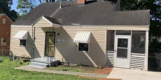 Cozy Two Bedroom Bungalow! Gallery 1