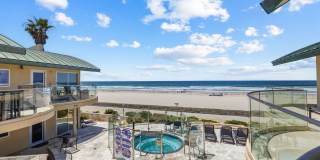 Fully Furnished Oceanfront Condo on Mission Beach Boardwalk Gallery 18