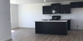 Executive Rental - 4 Bedroom 2.5 Baths Gallery 8