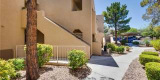 1900 Villa Palms Court Gallery 1