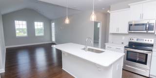 Stunning Condo with Garage space Stunning Condo with Garage space Gallery 6