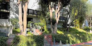 Luxury Living at The Estates Condominium Complex – 2 Bedroom, 2 Bathroom Gallery 1