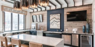 Vintage Foxland Apartments Gallery 33