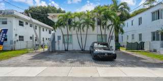 560 Northeast 63rd Street Gallery 1