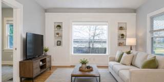 4 Bed | 2.5 Bath | Forest Hills Area | End of Cul-de-Sac Gallery 7