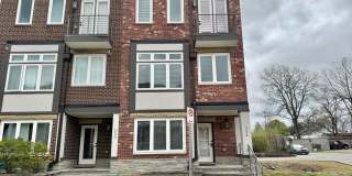 3 Bed, 3.5 Bath Home w/ 2 Car Garage and Lake Views Gallery 1