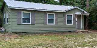 Nice three bedroom one bath Gallery 1