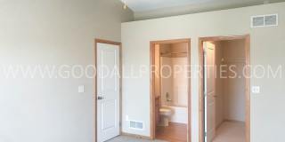 2 Bedroom, 2.5 Bath Townhome in Urbandale with an attached two car garage. Gallery 10