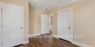 1921 Reynolds Street Gallery 39