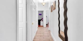 25 Oak St Gallery 19