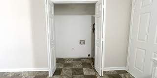 Single-Family Home Downtown--No Breed Restrictions! Gallery 10