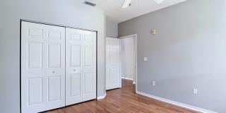 Beautiful 2BR Condo in Desirable Courtney Palms Gallery 23