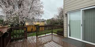 Grand 5 Bedroom Home Featuring 19ft Ceilings, Family Room & Main-Level Suite Gallery 64