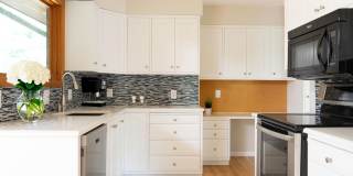 2 Level Mid-Century home for lease! Tour today! Gallery 11
