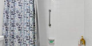 Bright & Spacious 1BR Retreat Near Beaches & Shopping Gallery 18
