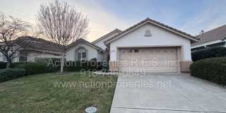 Single Story in Sun City 55+ Community - Access to all Amenities Included - Low Maintenance Yards! Gallery 1