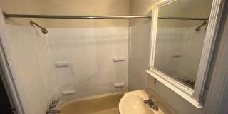 2 beds freshly updated Gallery 7